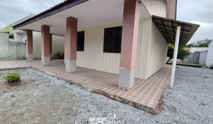 Casa em madeira, em Praia de Leste-Pr