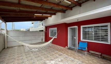 Casa com suíte a 400 metros do mar em Matinhos