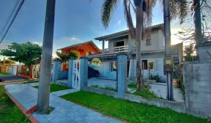 Apartamento com 5 quartos à venda no Capão Novo, Capão da Canoa  por R$ 680.000