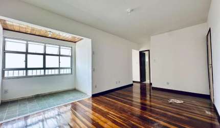 Apartamento à venda, com 70m2, 2 quartos, sendo um 1 suíte, nascente,