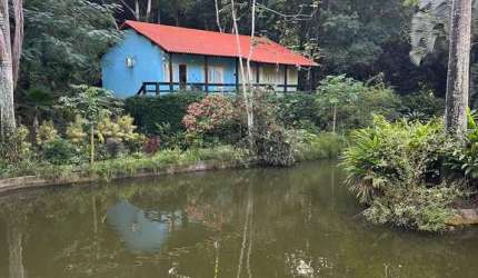 Sítio com rios e lagos ao redor em Paracambi Rj