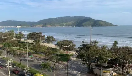 Apartamento de 2 Dormitórios com Vista para o Mar e Excelente Localização