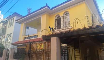 Uma Residência Exclusiva na Coração da Barra 7/4  , 3 SUITES , 3 VAGAS ESCRITORIO DEPENDENCIA COMPLETA PERTO DO EDIFIO MODULO E DA PRAIA