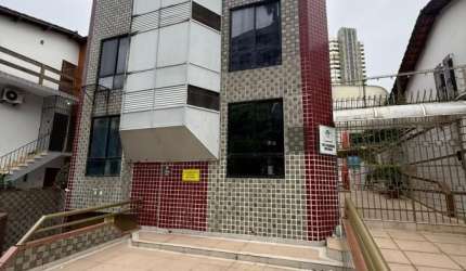 EXCLUSIVIDADE  ELEVEN IMÓVEIS   PRÉDIO COMERCIAL EM SALVADOR, NO ACUPE BROTAS , COM 805M², 22 SALAS, 15 VAGAS. IDEAL PARA NEGÓCIOS! PRÓXIMO A ESCOLAS E HOSPITAIS. SEGURANÇA E INFRAESTRUTURA COMPLETAS!