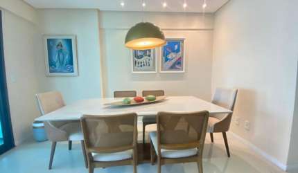 CAMINHO DAS ARVORES 125M², 3 SUÍTES – TODAS COM AR-CONDICIONADO, NASCENTE, ANDAR ALTO, VARANDÃO COM FECHAMENTO EM REIKI, LAVABO, DEPENDÊNCIA COMPLETA.