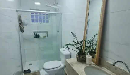 Linda Casa com 4 quartos a Venda no Árvore Grande