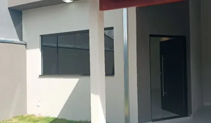 Casa de lote inteiro a venda no bairro Parque Real