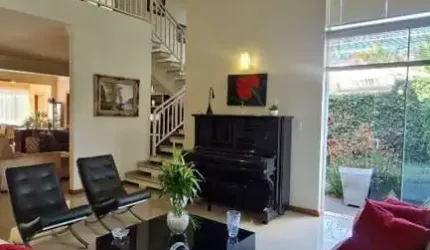 ÓTIMA CASA COM MUITO ESPAÇO DE CONVIÊNCIA NO RESIDENCIAL FABER 1 - AO LADO DO SHOPPING IGUATEMI