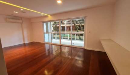 Apartamento Duplex no Leblon na quadra da Praia!