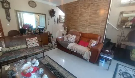 Sobrado com 4 quartos à venda em Aparecida - SP