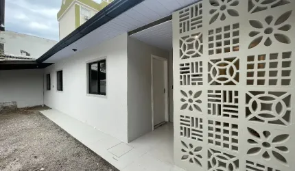 Alugue essa casa com dois quartos recém reformada em Serraria São José