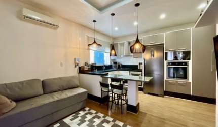 CASA COM PISCINA, HIDROMASSAGEM EM SÃO JOSÉ