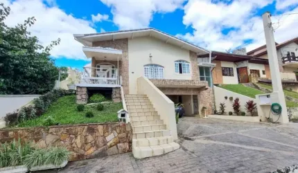 Casa de alto padrão no Urbanova