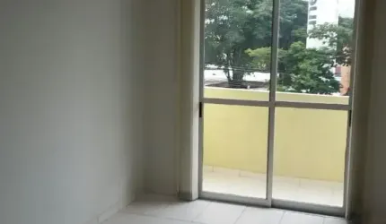 Apartamento 1 dormitório, sacada, 1 vaga no bairro São  Dimas.
