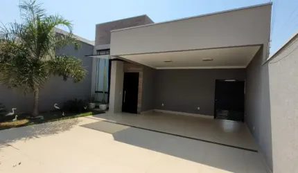 Casa Alto padrão com 03 quartos no turista em Caldas Novas GO