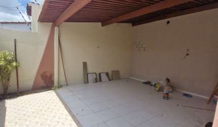 Excelente Casa com 3 quartos sendo 1 suíte em Parnamirim-RN