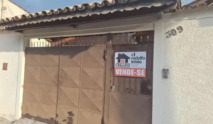 Casa para Venda em Taubaté, Centro, 3 dormitórios, 1 suíte, 2 banheiros, 4 vagas