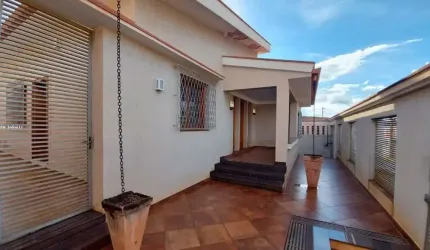 Casa com 3 dormitórios à venda, 400 m² por R$ 1.300.000,00 - Abadia - Uberaba/MG