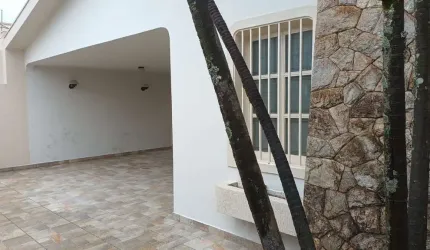 Casa com 3 dormitórios à venda, 220 m² por R$ 650.000,00 - Olinda - Uberaba/MG