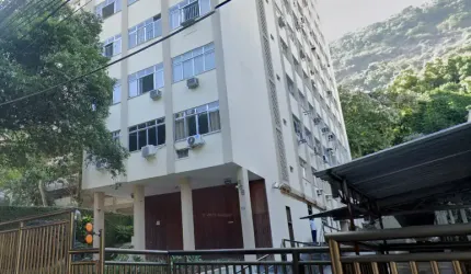 Vendo Apartamento 03 quartos em  Laranjeiras