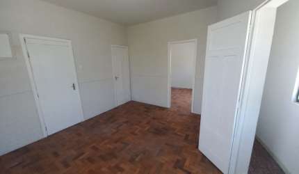 Apartamento sobrado 02 quartos no Valqueire- RJ