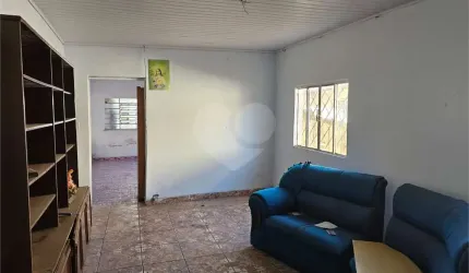 Casa com 3 quartos à venda em Vila Constança - SP