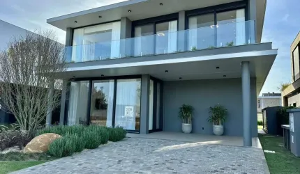 Casa em condomínio fechado com 5 quartos à venda na Rua Rio Jacuí, 1366, Centro, Xangri-Lá por R$ 5.200.000