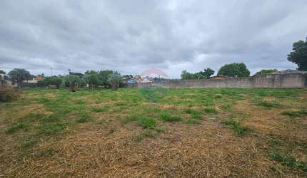 Area de terra , com 2.398m², toda murada , ótima para condomínio fechado, em Esteio -RS