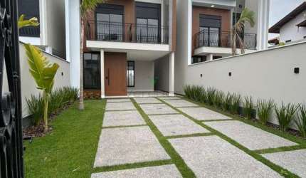 Casa com 3 quartos à venda na Rua Helio Rebelo, 2, Universitário, Tijucas por R$ 1.280.000