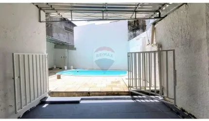 Locação de Casa Comercial na Madalena, com 317m².