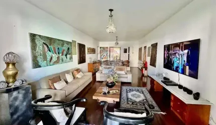 4 Quartos 3 Banheiros 2 Garagens 230 m2 Ampla varanda