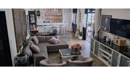 UMA CASA MAGNÍFICA , ESPAÇOSA E EXCELENTE PRA MORAR! NÃO PERCA ESSA CHANCE!