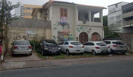 CASA  NO BAIRRO DA ENCRUZILHADA, Residencial ou Comercial.