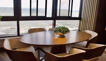 Apartamento Beira-Mar na Avenida Boa Viagem com 4 Suítes