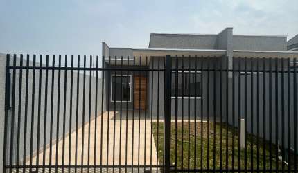 Linda casa de3 quartos com suíte