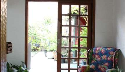 Casa com 4 quartos à venda em Jardim Leonor - SP