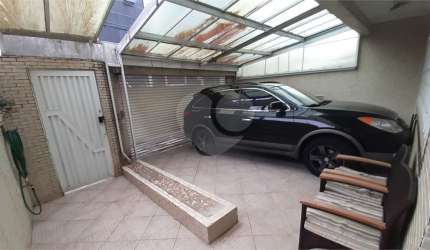 Casa térrea com 4 quartos à venda em Boqueirão - SP