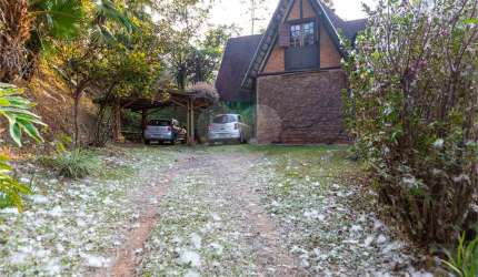 Condomínio com 3 quartos à venda em Condomínio Iolanda - SP