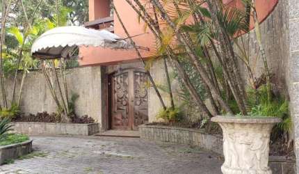 Casa com 6 quartos à venda em Vila Sônia - SP
