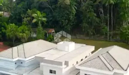 CASA A VENDA NO GLÓRIA COM 4 QUARTOS SENDO 2 SUÍTES