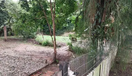 Terreno Comercial no Bairro Santo Antônio divisa com Costa e Silva com casa de apoio.