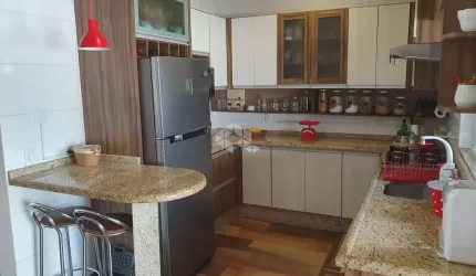 Venda de casa com 3 quartos sendo 1 suite no bairro Floresta