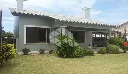 Casa à venda, com 3 quartos/dormitórios, 2 vagas/box em Atlântida, Xangri-lá/RS
