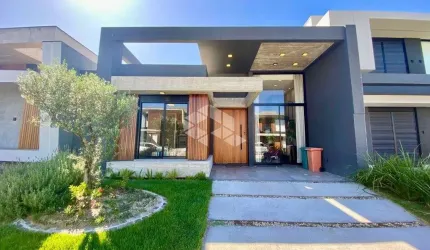 Casa à venda com 4 quartos/dormitórios e 2 vagas no condomínio Blue