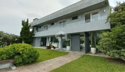Casa com 06 quartos/dormitórios e 02 vagas/box Xangri-lá/RS
