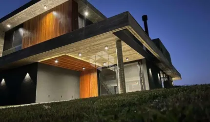 Casa em Condomínio à venda no Celebration, Xangri-Lá, com 6 quartos (6 suítes)
