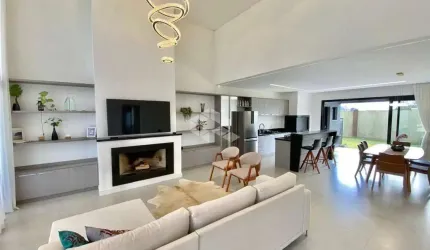Casa térrea com 4 quartos/suítes no condomínio Riviera em Xangri-lá