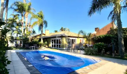 Casa Mobiliada com 3 Quartos e Piscina à Venda em Atlântida, Xangri-Lá - 350m²