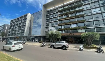 Apartamento no Livin 01 dormitório/quarto, 01 vaga mobiliado em Atlântida