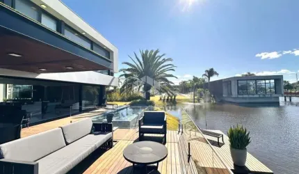 Sobrado Luxoso, composto de 5 suíte, moderno decorado no condominio fechado em Xangri-la